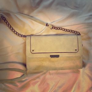 Cross body purse in off-white